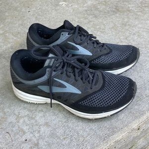 Brooks revel size 10, gently used